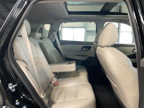 Used 2024 Nissan Rogue SL w/ SL Premium Package image 25