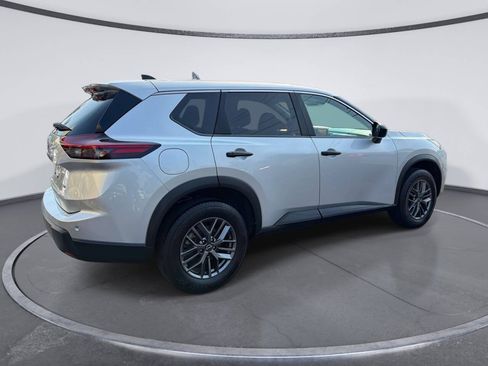 Used 2024 Nissan Rogue S AWD/4WD image 4