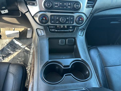 Used 2016 Chevrolet Suburban LT image 14