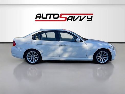 Used 2011 BMW 328i Sedan w/ Premium Pkg image 8