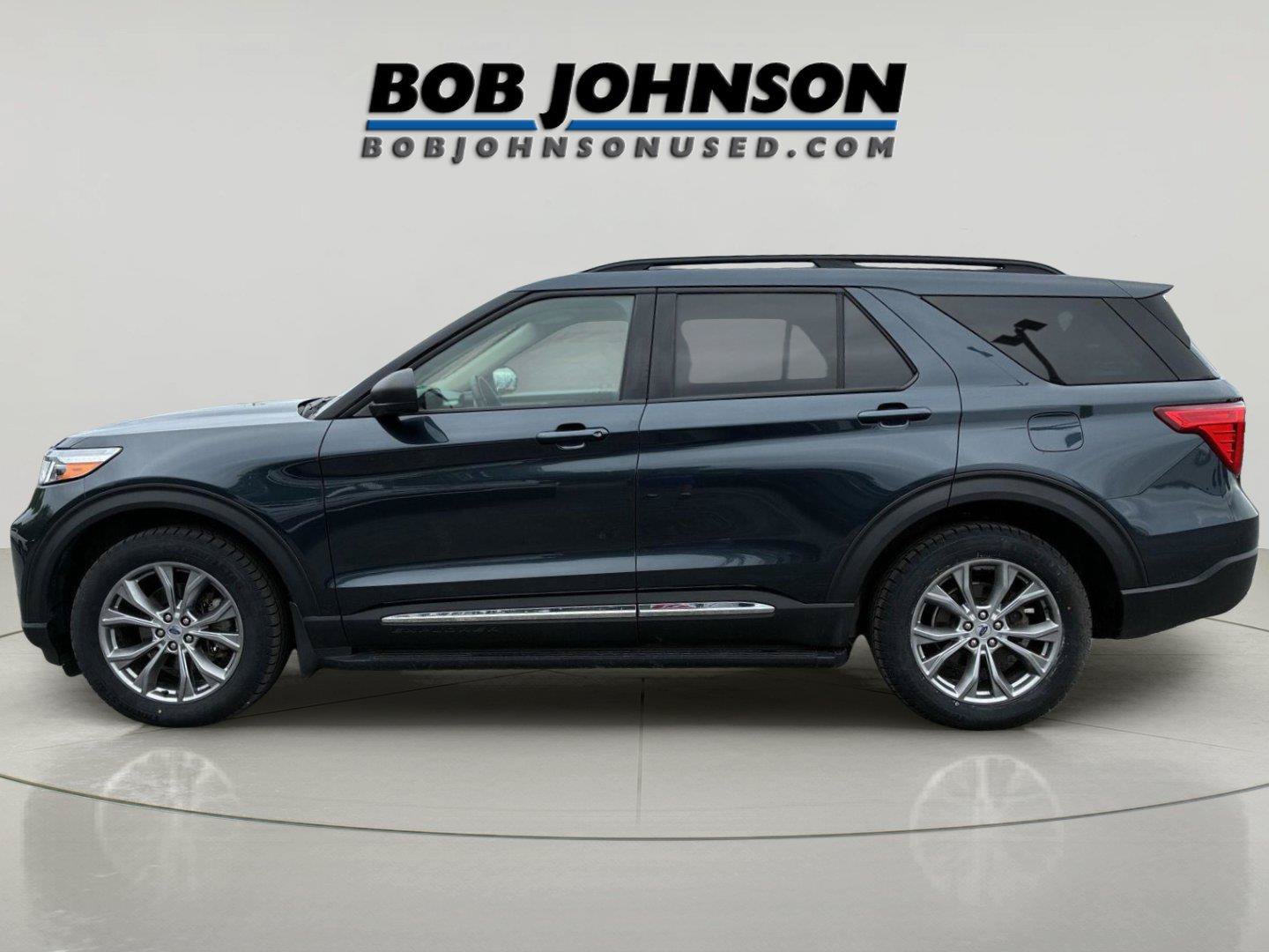 Used 2022 Ford Explorer XLT w/ Equipment Group 202A AWD/4WD image 4