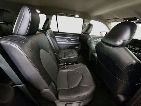 Used 2024 Toyota Grand Highlander AWD image 20