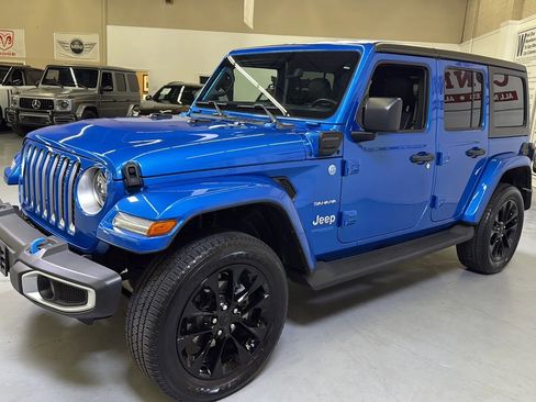 Used 2022 Jeep Wrangler Unlimited Sahara w/ Cold Weather Group AWD/4WD image 5