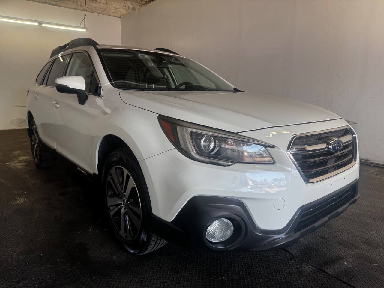 Used 2019 Subaru Outback 2.5i Limited AWD/4WD image 4