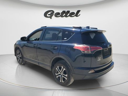 Used 2018 Toyota RAV4 LE FWD image 7