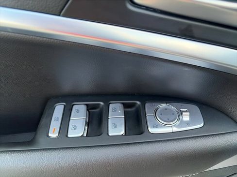 Used 2023 Genesis G70 2.0T AWD/4WD image 14