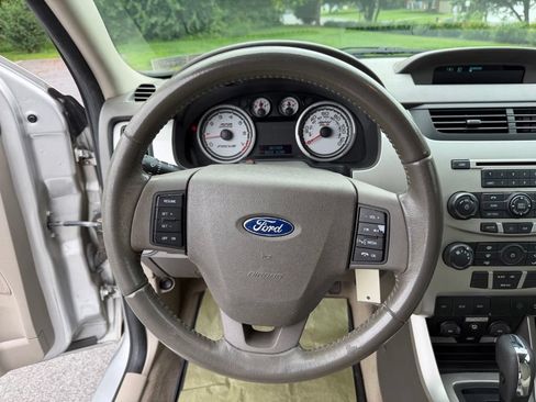 Used 2009 Ford Focus SES FWD image 15
