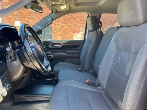 Used 2024 Chevrolet Silverado 2500 LT w/ Convenience Package image 24