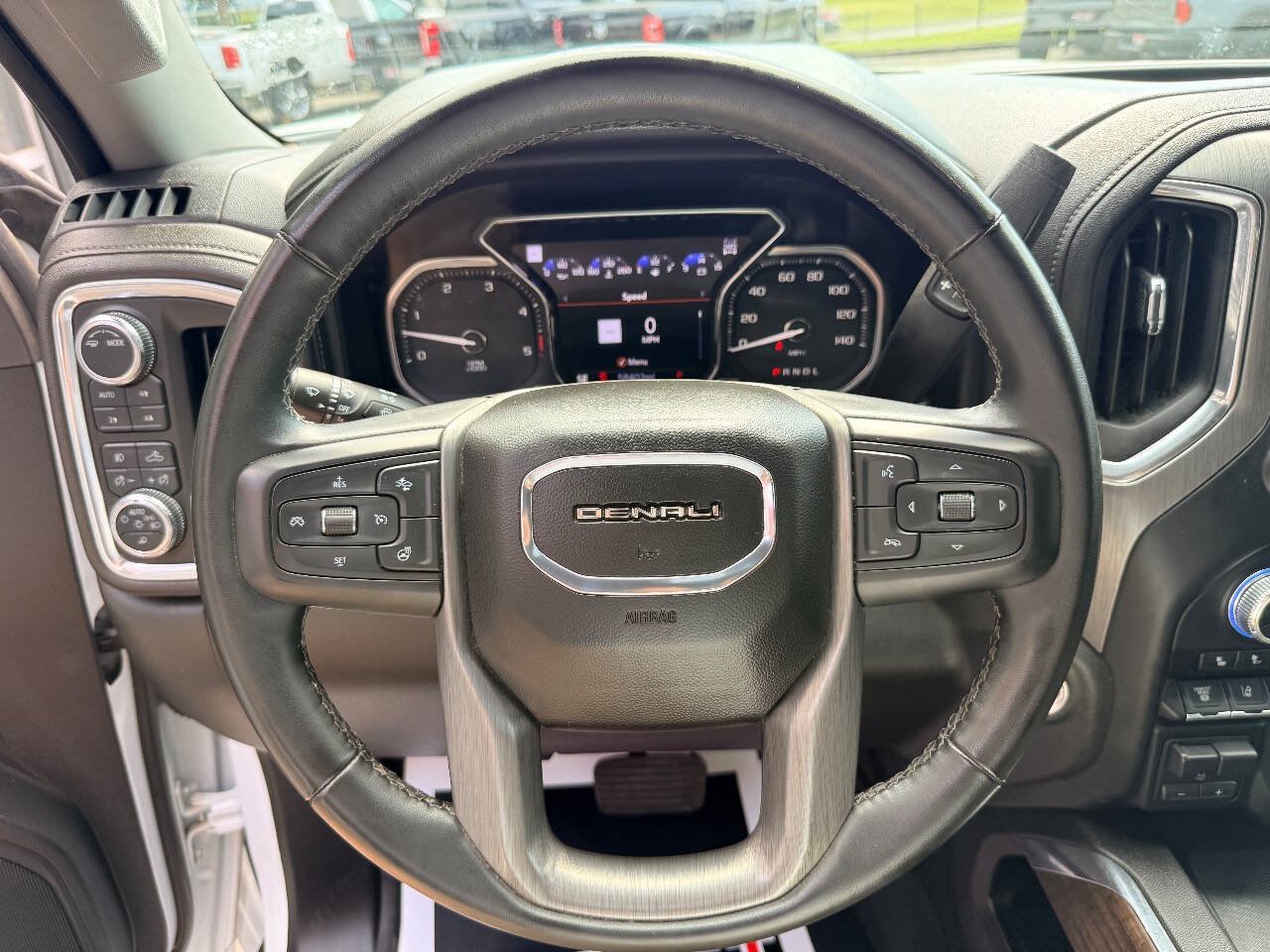 Used 2023 GMC Sierra 2500 Denali w/ Denali Ultimate Package AWD/4WD image 22