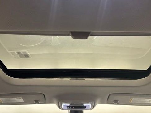 Used 2020 Chevrolet Traverse Premier image 39