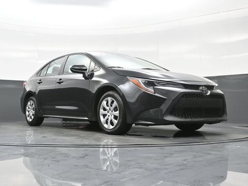 Used 2022 Toyota Corolla LE FWD image 23