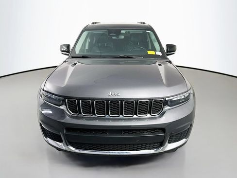 Used 2022 Jeep Grand Cherokee L Limited AWD/4WD image 2