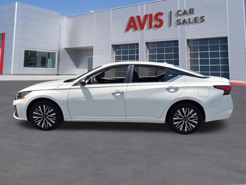 Used 2025 Nissan Altima 2.5 SV AWD/4WD image 10
