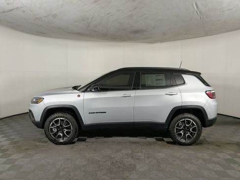 New 2026 Jeep Compass Trailhawk image 3