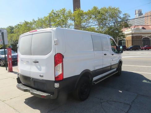 Used 2016 Ford Transit 250 130 Low Roof w/ Exterior Upgrade Package RWD image 4