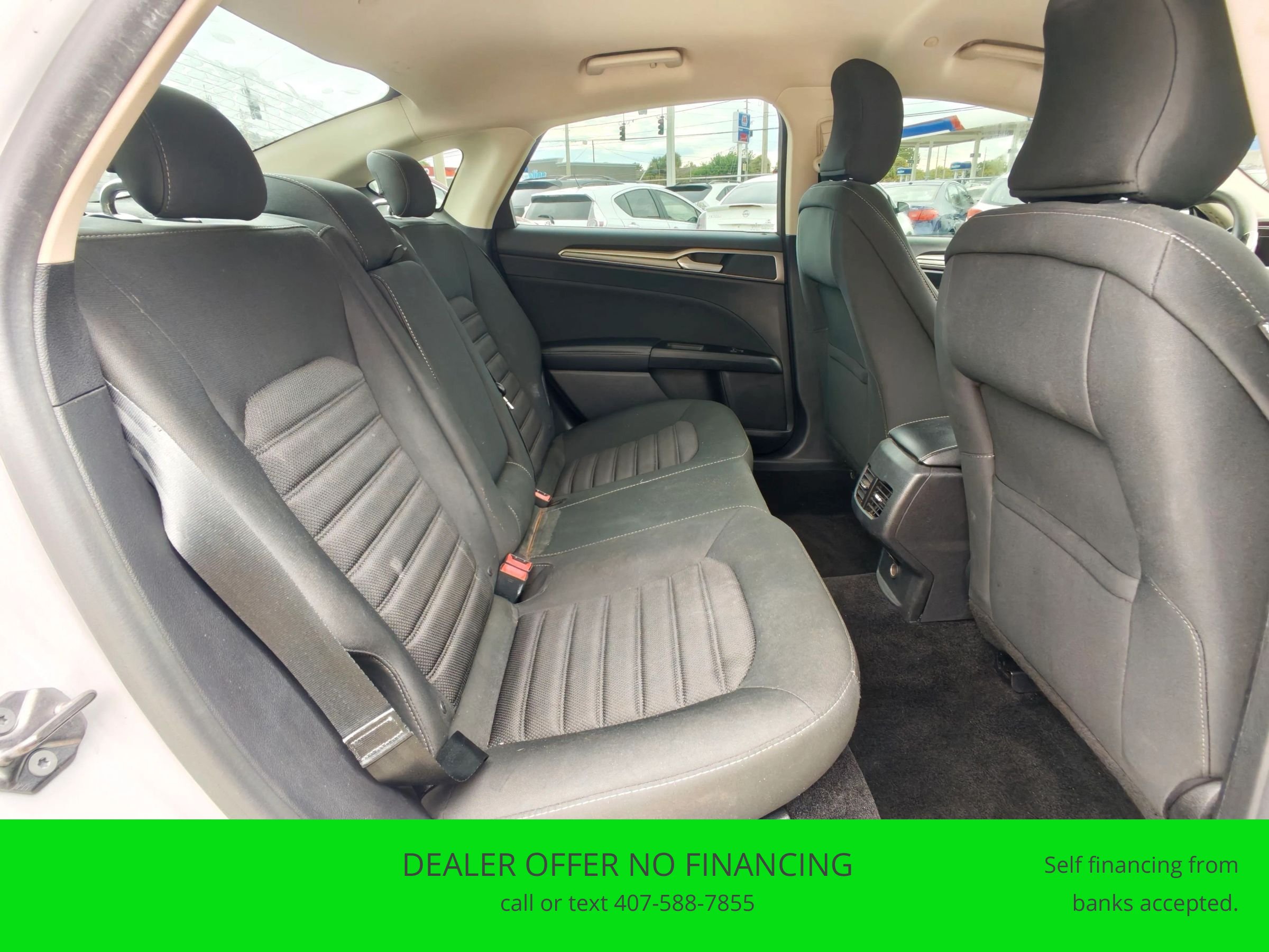 Used 2017 Ford Fusion SE FWD image 13