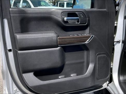 Used 2020 Chevrolet Silverado 1500 LT w/ Texas Edition image 17