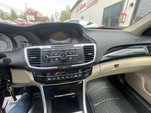 Used 2017 Honda Accord LX image 13