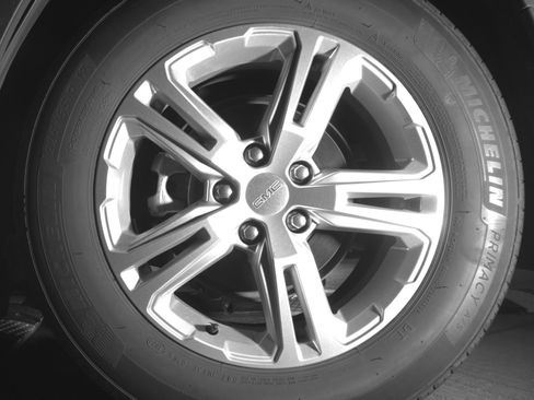 Used 2024 GMC Terrain SLE image 19