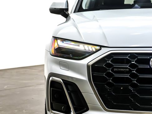 Used 2024 Audi Q5 e Prestige w/ Prestige Package image 15