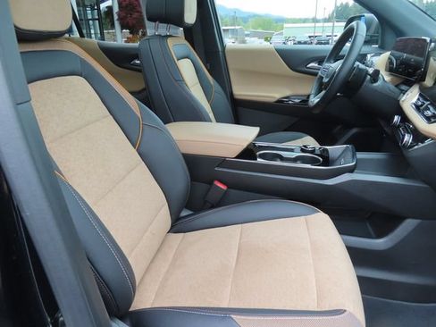 Used 2025 Chevrolet Equinox ACTIV w/ Safety and Technology Package AWD/4WD image 44