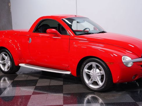 Used 2005 Chevrolet SSR image 14