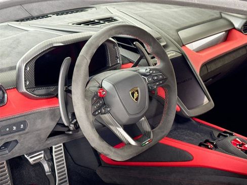 Used 2025 Lamborghini Revuelto AWD/4WD image 16