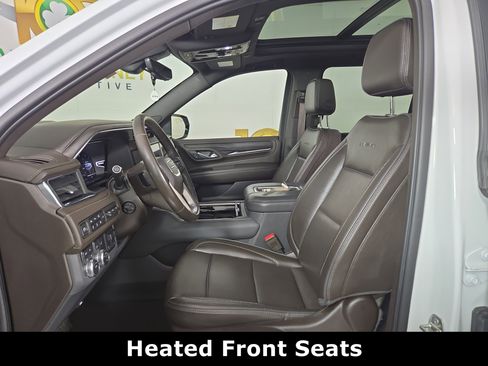 Used 2022 GMC Yukon XL Denali w/ Denali Premium Package image 11