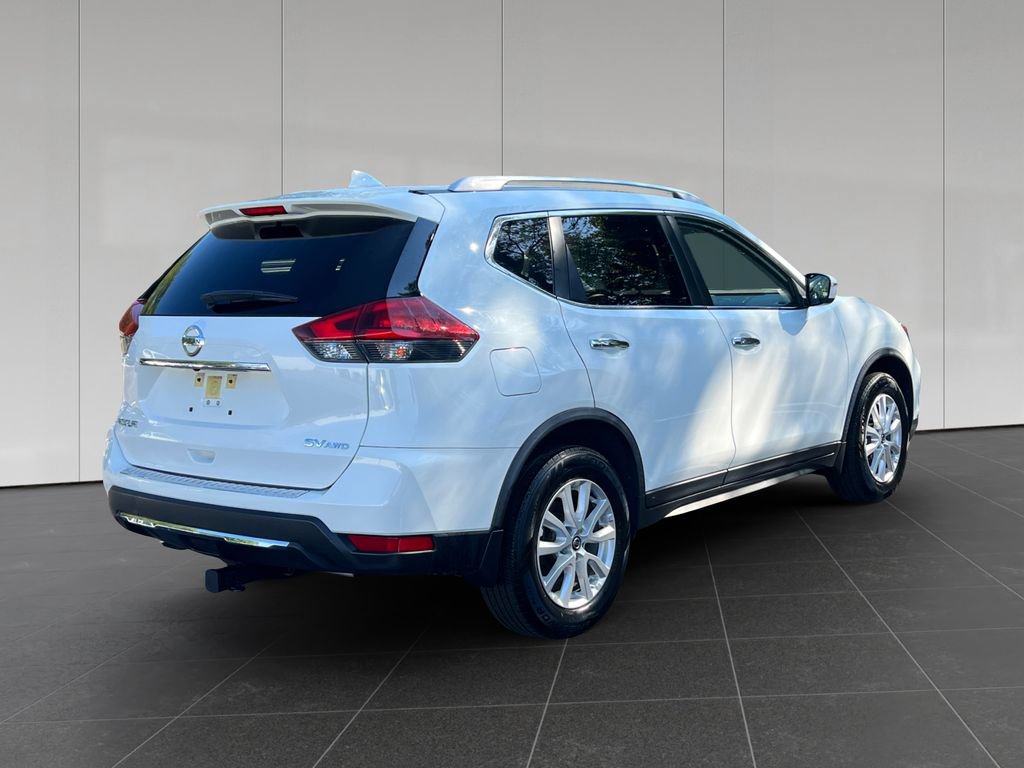 Used 2018 Nissan Rogue SV AWD/4WD image 5