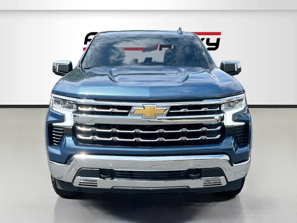 Used 2024 Chevrolet Silverado 1500 LTZ AWD/4WD image 2