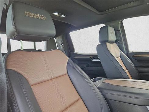 Used 2024 Chevrolet Silverado 1500 High Country w/ High Country Premium Package AWD/4WD image 28