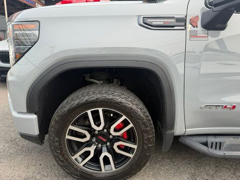 Used 2024 GMC Sierra 1500 AT4 w/ Technology Package AWD/4WD image 15