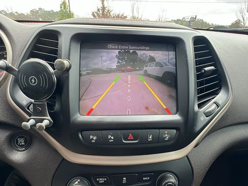 Used 2014 Jeep Cherokee Trailhawk w/ Technology Group image 35