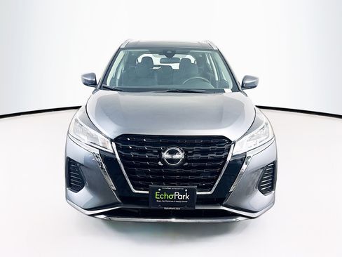 Used 2022 Nissan Kicks SV FWD image 2