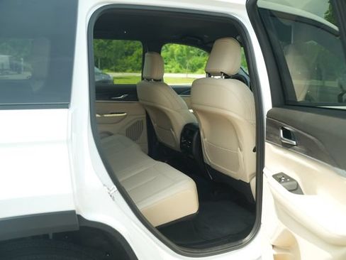 Used 2023 Jeep Grand Cherokee Limited w/ Black Appearance Package RWD image 22
