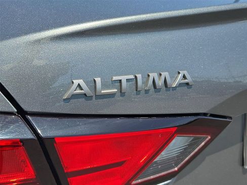 Used 2023 Nissan Altima 2.5 SV FWD image 22