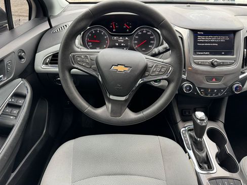 Used 2019 Chevrolet Cruze LT w/ Convenience Package FWD image 14