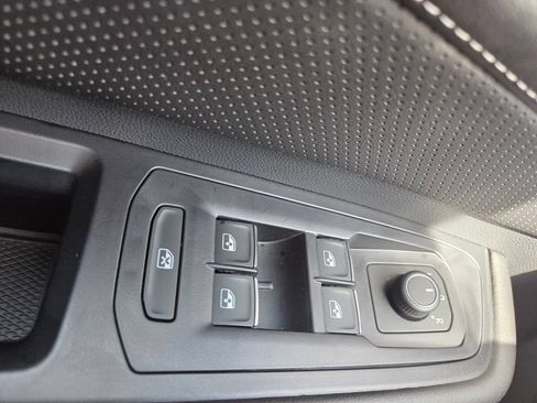 Used 2026 Volkswagen Atlas SE FWD image 20