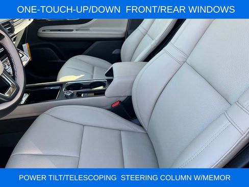 New 2026 Lincoln Corsair Premiere image 14