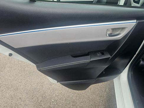 Used 2015 Toyota Corolla LE FWD image 21