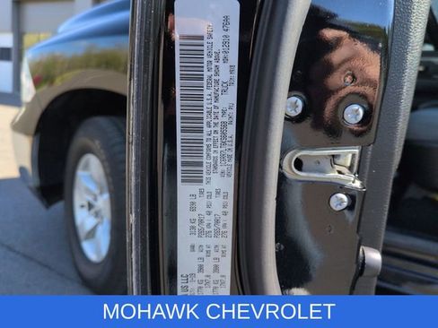 Used 2019 RAM 1500 Classic SLT w/ Luxury Group AWD/4WD image 32
