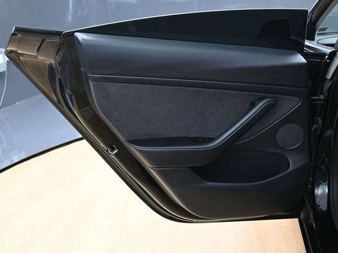 Used 2022 Tesla Model 3 RWD image 41
