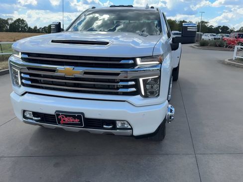 Used 2021 Chevrolet Silverado 3500 High Country AWD/4WD image 4
