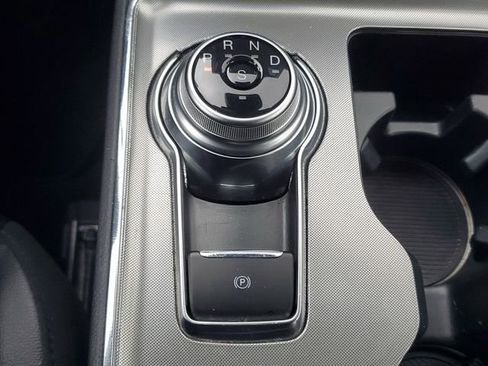 Used 2024 Ford Edge Titanium image 35