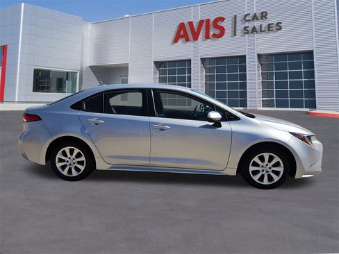 Used 2025 Toyota Corolla LE image 7