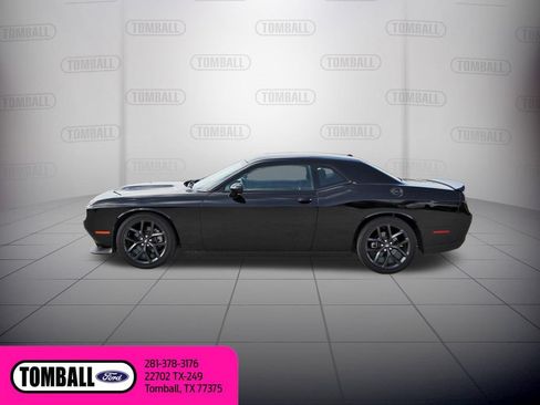 Used 2021 Dodge Challenger GT w/ Blacktop Package RWD image 4