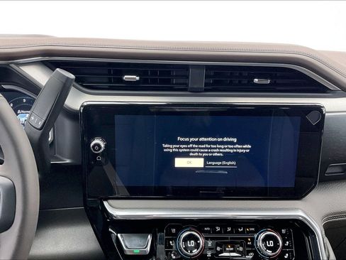 New 2026 GMC Sierra 2500 Denali w/ Denali Reserve Package image 7