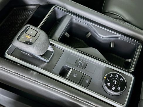 Used 2025 Nissan Pathfinder SL AWD/4WD image 25