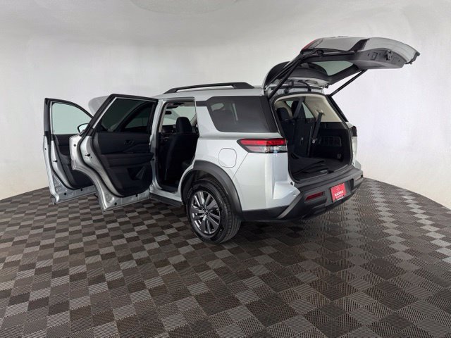 Certified 2025 Nissan Pathfinder SV AWD/4WD image 16