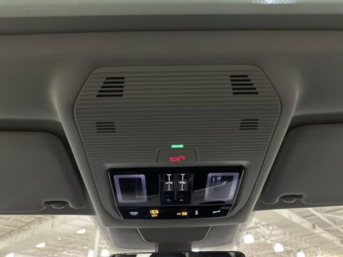 New 2026 Volkswagen Tiguan SE image 35